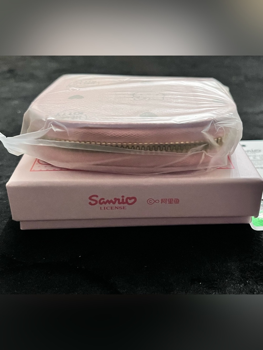 Hello Kitty Card Holder or Wallet - Picture 4 of 5